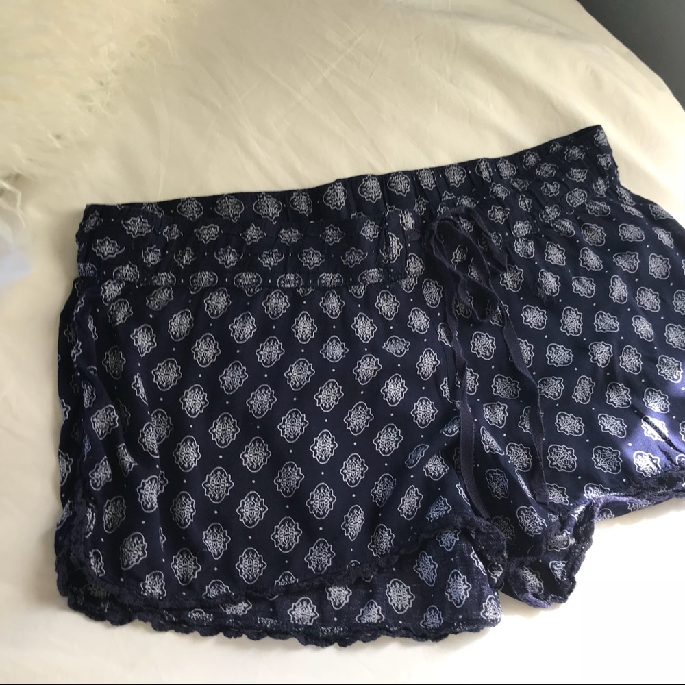 H&M printed fabric shorts 🌵